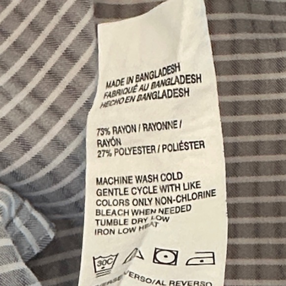 Van Heusen Men's Gray Checkered Button Down Shirt - Picture 6 of 6